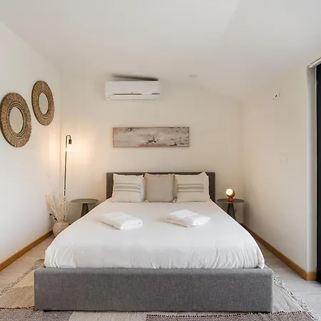 Sunny One Bedroom *