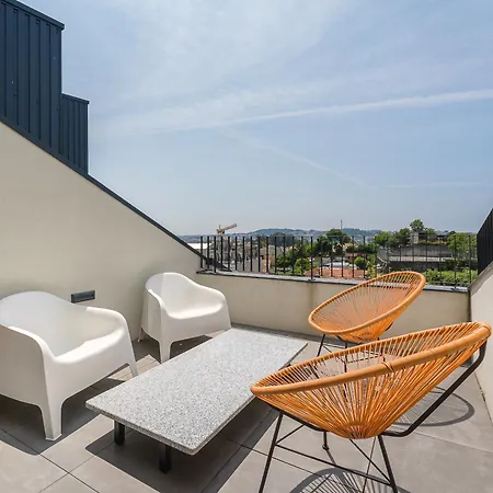 アパート Sunny One Bedroom