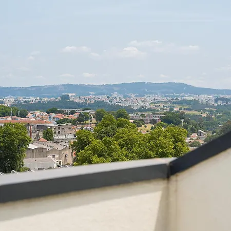 Sunny One Bedroom Appartement *