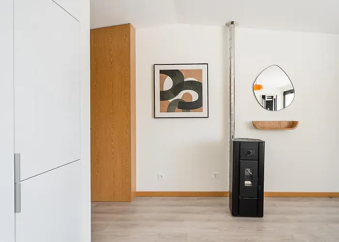 Sunny One Bedroom דירה