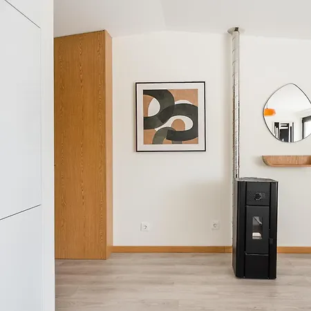 Sunny One Bedroom 아파트